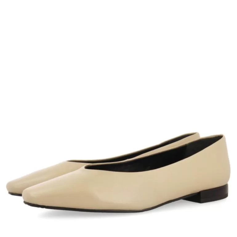 Gioseppo Ballet Pumps*Gifford Women'S Cream Ballet Flats With Pointed Toes