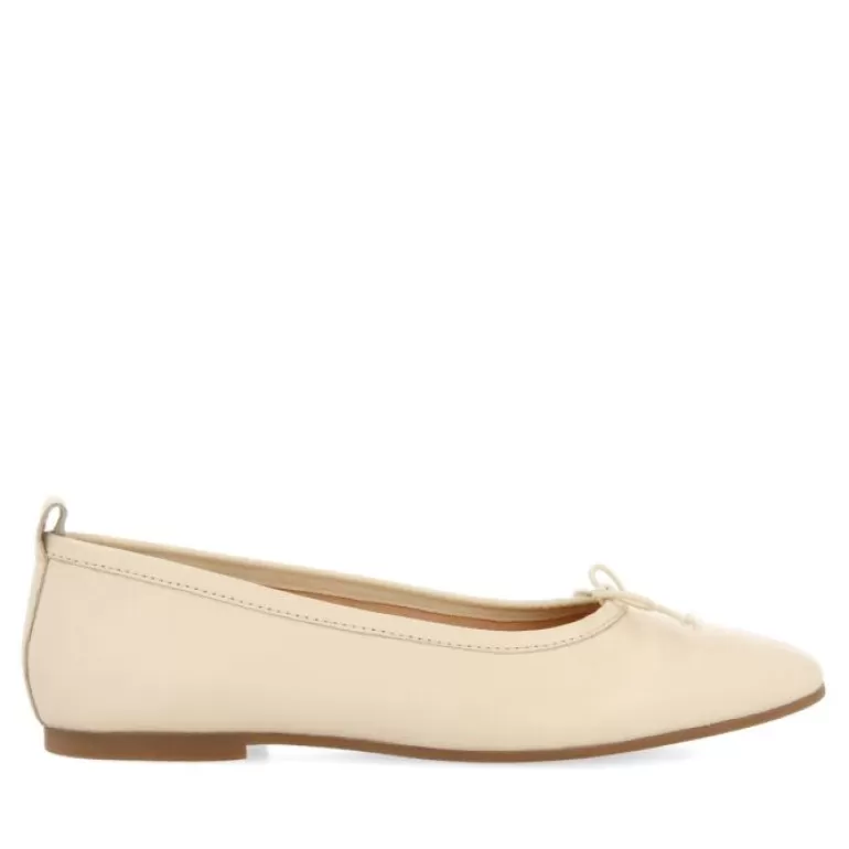 Gioseppo Ballet Pumps*Pierbach Women'S Cream Leather Ballet Flats