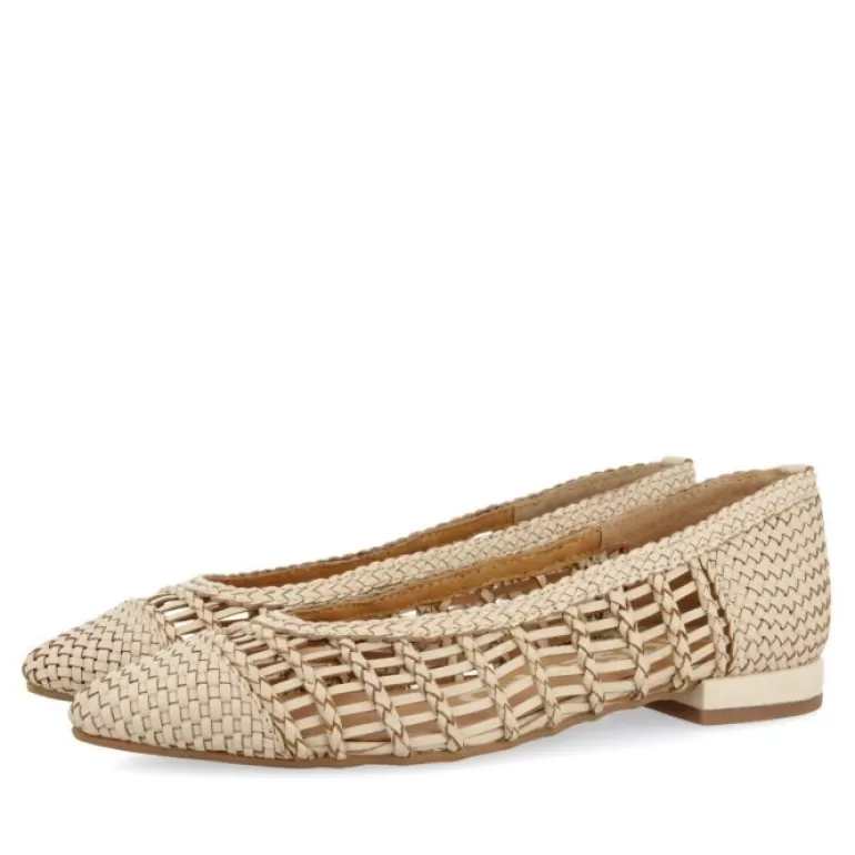 Gioseppo Ballet Pumps*Sagada Women'S Off-White Braided Leather Ballet Flats With Tie